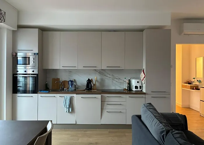Apartman 5' - Mountain View - 10' Station - Wifi, Ac
