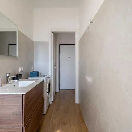 5' - Mountain View - 10' Station - Wifi, Ac Apartment Lecco