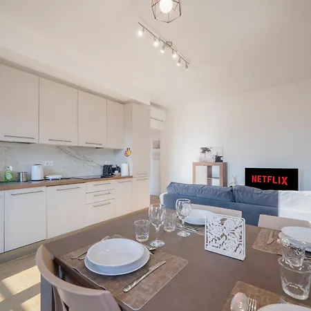 5' - Mountain View - 10' Station - Wifi, Ac Apartment *